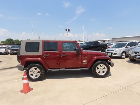 Used 2008 Jeep Wrangler Unlimited Sahara w/ Trailer Tow Group AWD/4WD image 10