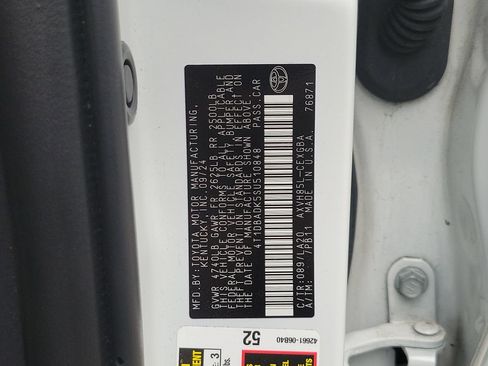 Used 2025 Toyota Camry XLE AWD/4WD image 34