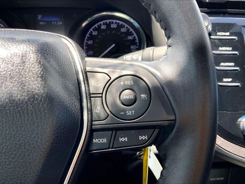 Used 2019 Toyota Camry SE FWD image 23