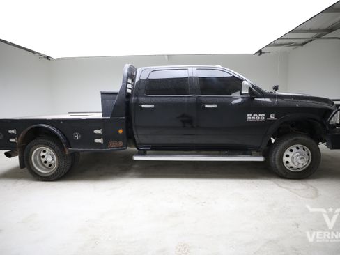 Used 2014 RAM 3500 Laramie w/ Convenience Group AWD/4WD image 5