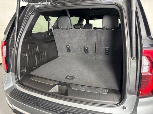 Used 2025 GMC Yukon XL Denali AWD/4WD image 27