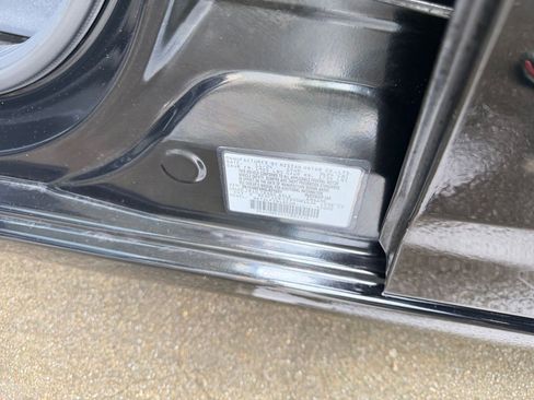 Used 2025 Nissan Versa SV image 29