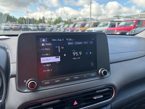 Used 2022 Hyundai Kona SEL FWD image 17