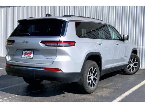 Used 2023 Jeep Grand Cherokee L Limited AWD/4WD image 11