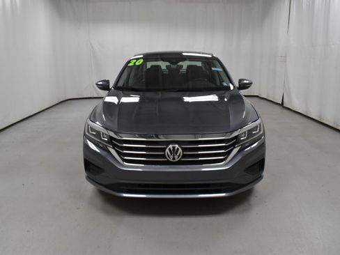 Used 2020 Volkswagen Passat 2.0T SEL image 4