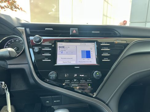 Certified 2020 Toyota Camry SE image 32