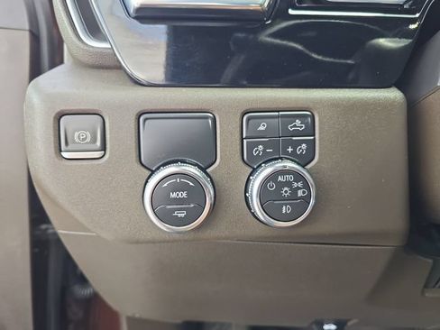 Certified 2024 GMC Sierra 2500 SLT w/ Texas SLT Premium Package RWD image 23