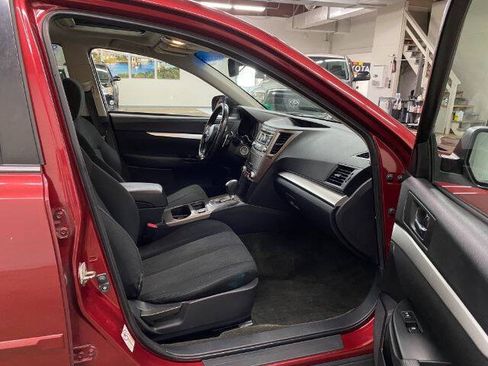 Used 2013 Subaru Outback 2.5i Premium AWD/4WD image 17