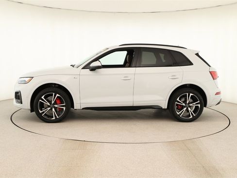 Used 2025 Audi Q5 Prestige w/ Prestige Package image 2