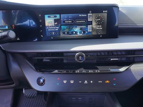 Used 2025 Nissan Murano SV FWD image 19