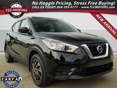 Used 2019 Nissan Kicks S FWD image 1