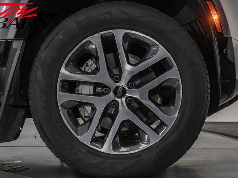 Used 2023 Land Rover Defender 110 X-Dynamic SE image 16