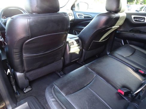 Used 2015 Nissan Pathfinder S image 21