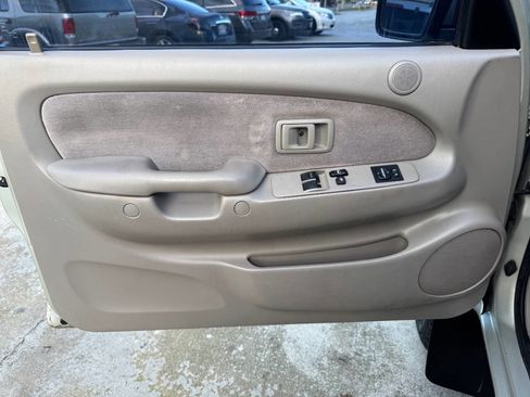 Used 2002 Toyota Tacoma PreRunner image 25