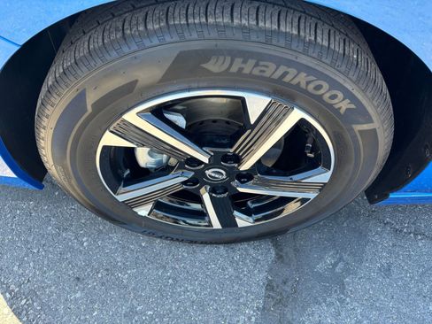 Used 2025 Nissan Sentra SV FWD image 28