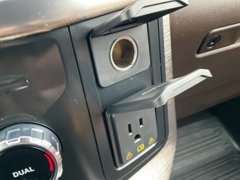 Certified 2022 Ford F150 King Ranch w/ Equipment Group 601A High image 27