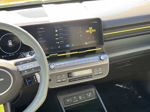 Used 2024 Hyundai Kona Limited image 10