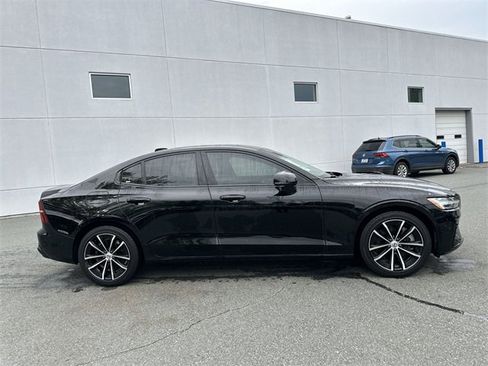 Used 2023 Volvo S60 T8 Plus image 6