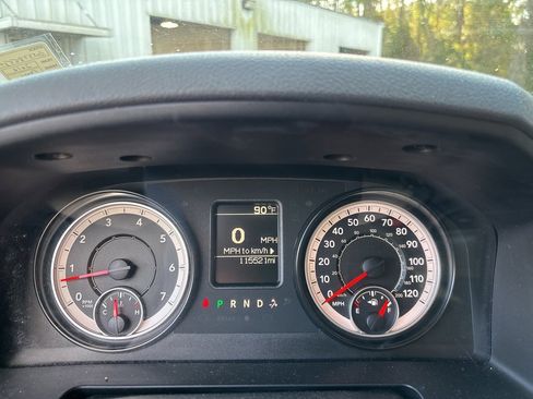 Used 2016 RAM 1500 ST w/ SXT Appearance Group image 12