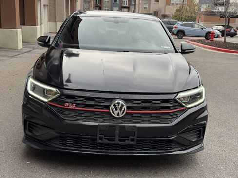 Used 2019 Volkswagen Jetta GLI image 9