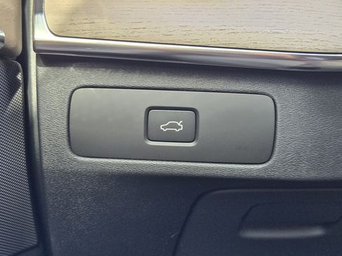 New 2026 Volvo XC90 B6 Ultra image 25