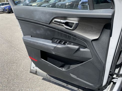 Used 2025 Kia Sportage X-Line w/ Premium Package AWD/4WD image 19