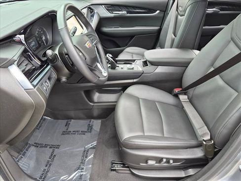 Used 2024 Cadillac XT6 Premium Luxury FWD image 16