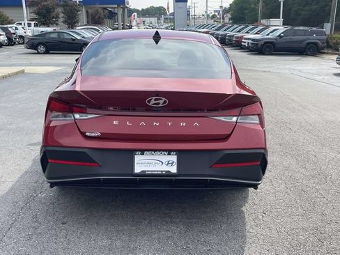 Certified 2026 Hyundai Elantra SE FWD image 6