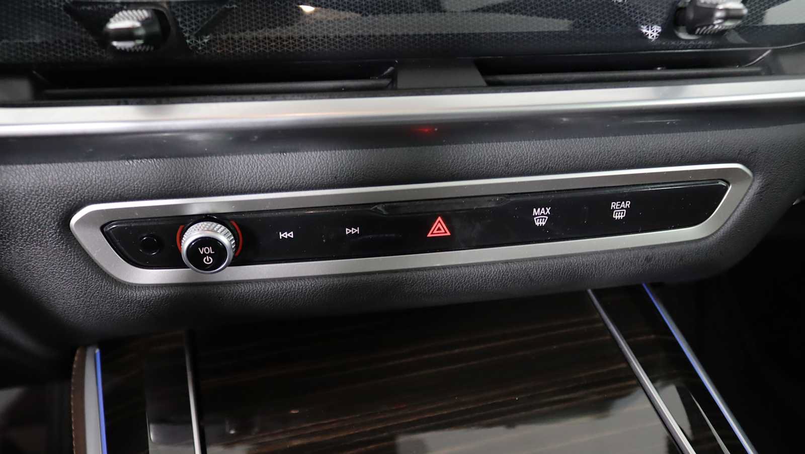 Used 2025 BMW X5 xDrive50e w/ Premium Package AWD/4WD image 24