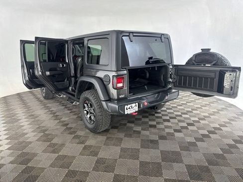 Used 2018 Jeep Wrangler Unlimited Rubicon AWD/4WD image 18