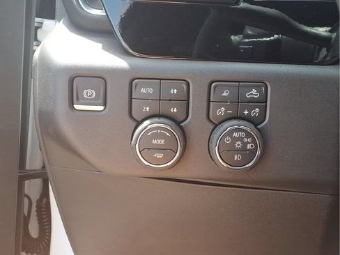 New 2026 Chevrolet Silverado 1500 LT Trail Boss w/ LT Trail Boss Premium Package AWD/4WD image 12