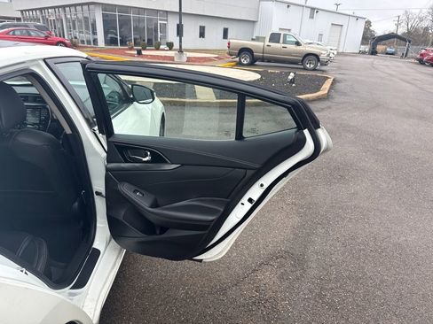 Used 2023 Nissan Maxima SL image 17