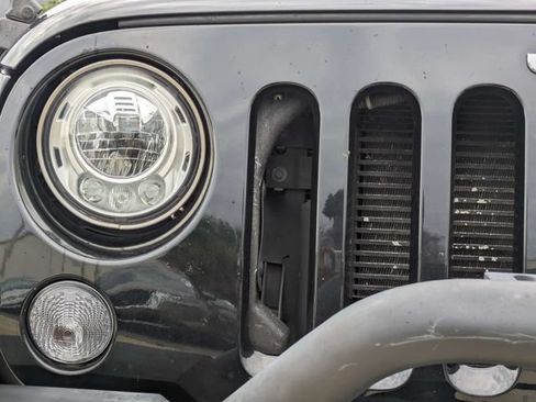 Used 2017 Jeep Wrangler Unlimited Sport w/ Quick Order Package 24S AWD/4WD image 11