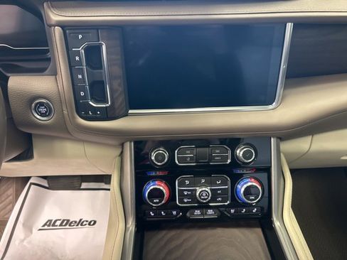 Used 2022 GMC Yukon XL Denali image 19
