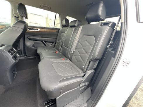 Used 2024 Volkswagen Atlas SE image 23