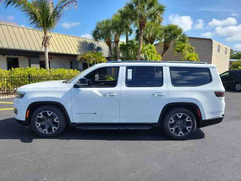 Used 2024 Jeep Wagoneer Series III image 9