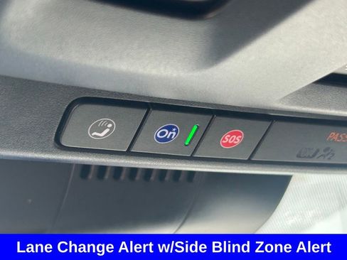 Used 2023 GMC Yukon XL SLT image 48