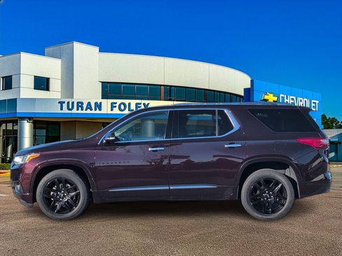 Used 2020 Chevrolet Traverse Premier w/ LPO, Blackout Package image 2