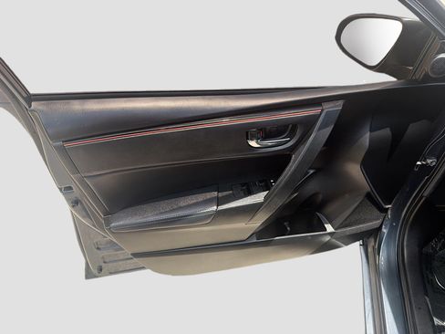 Used 2019 Toyota Corolla SE FWD image 19