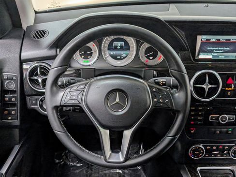 Used 2015 Mercedes-Benz GLK 350 4MATIC w/ Premium 1 Package image 30