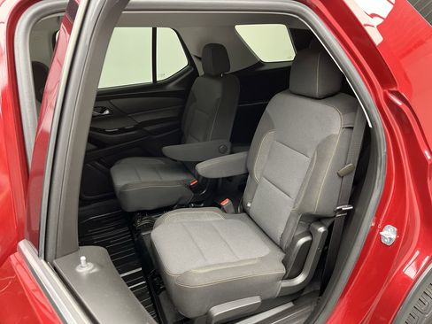 Used 2020 Chevrolet Traverse LT FWD image 10