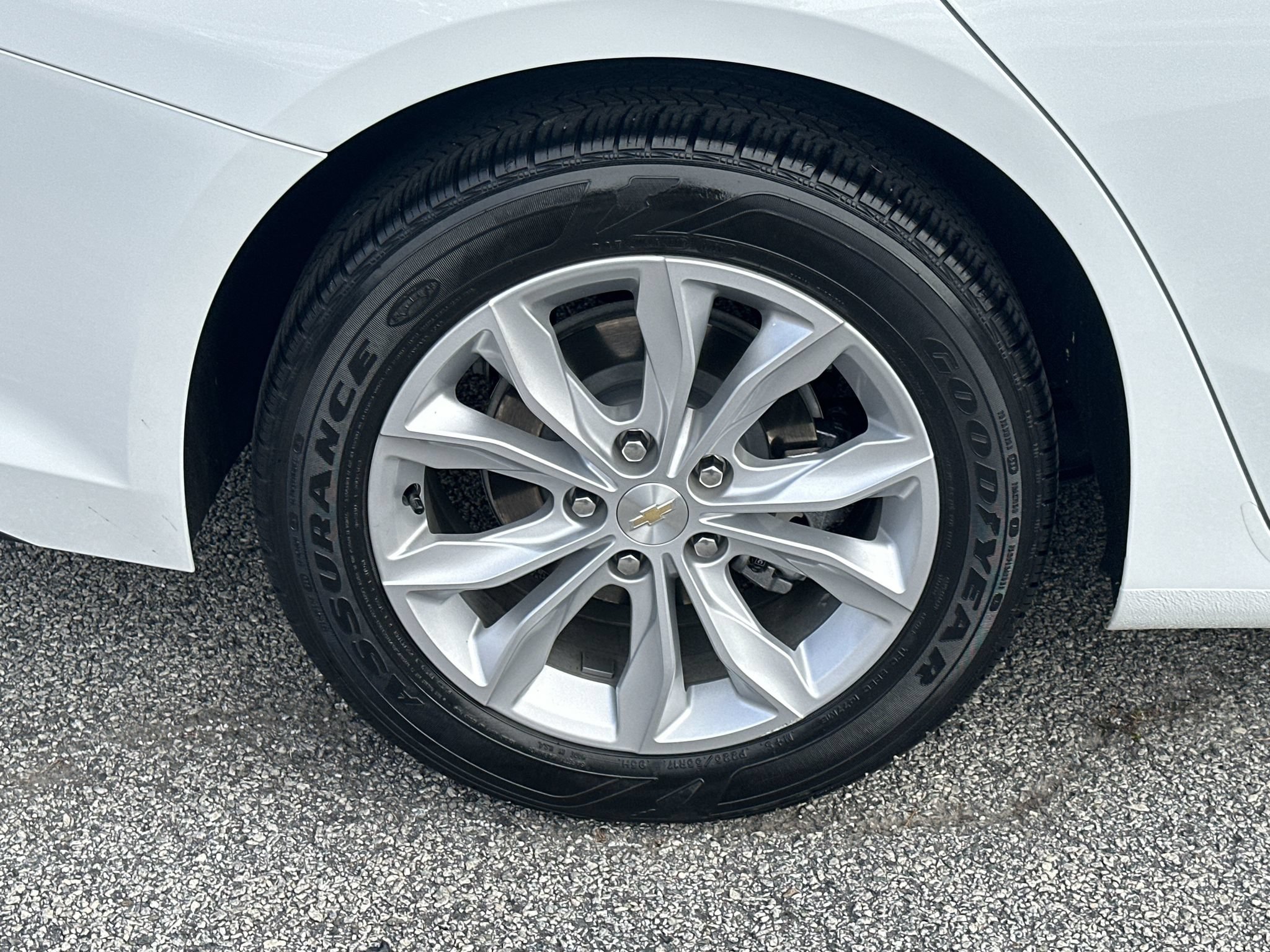 Used 2023 Chevrolet Malibu LT FWD image 17