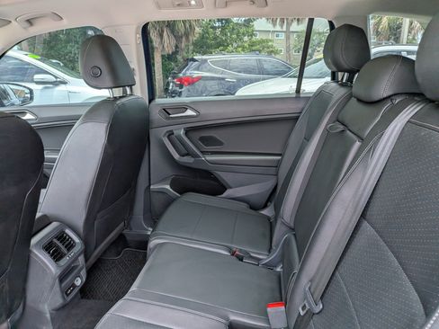 Used 2020 Volkswagen Tiguan SEL AWD/4WD image 15
