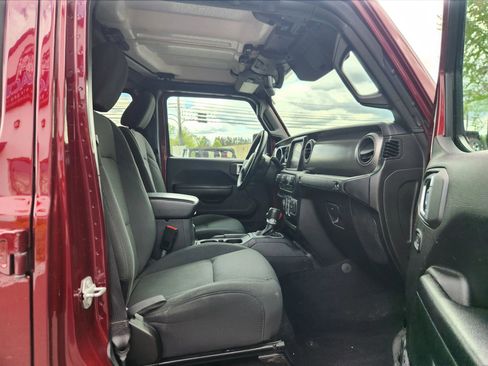Used 2021 Jeep Gladiator Sport image 38