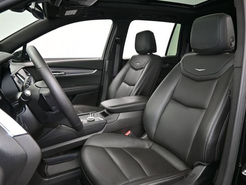 Used 2023 Cadillac XT6 Luxury image 10