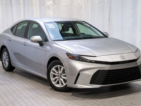 Used 2025 Toyota Camry LE image 1