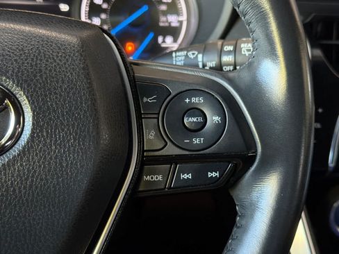 Used 2022 Toyota Venza XLE AWD/4WD image 28