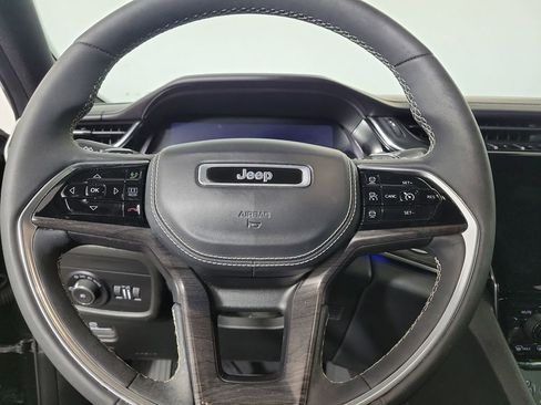 Used 2023 Jeep Grand Cherokee L Overland w/ Luxury Tech Group IV RWD image 16