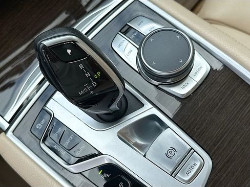 Used 2020 BMW 740i w/ Cold Weather Package RWD image 18
