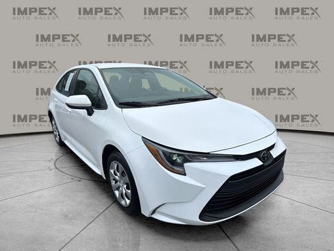 Used 2023 Toyota Corolla LE image 7